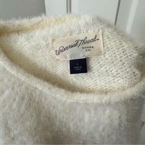 Universal Thread Ivory Fuzzy Sweater Mock Neck Women's Large EUC - Picture 5 of 6